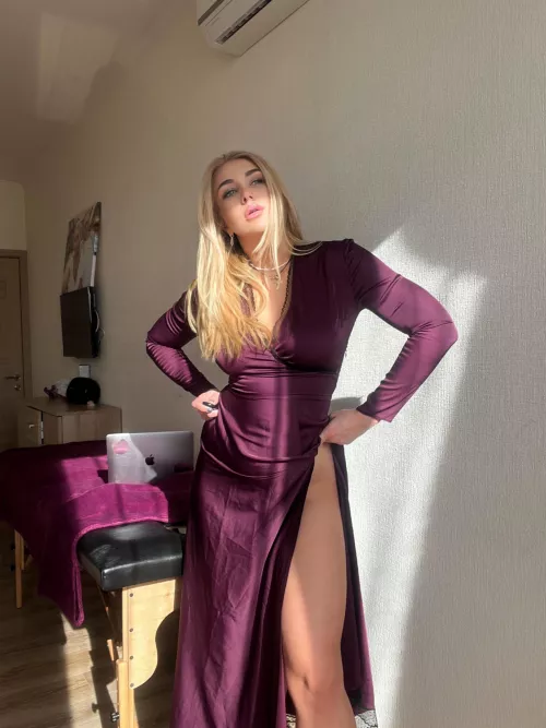 Mistress blonde wants you this morning.