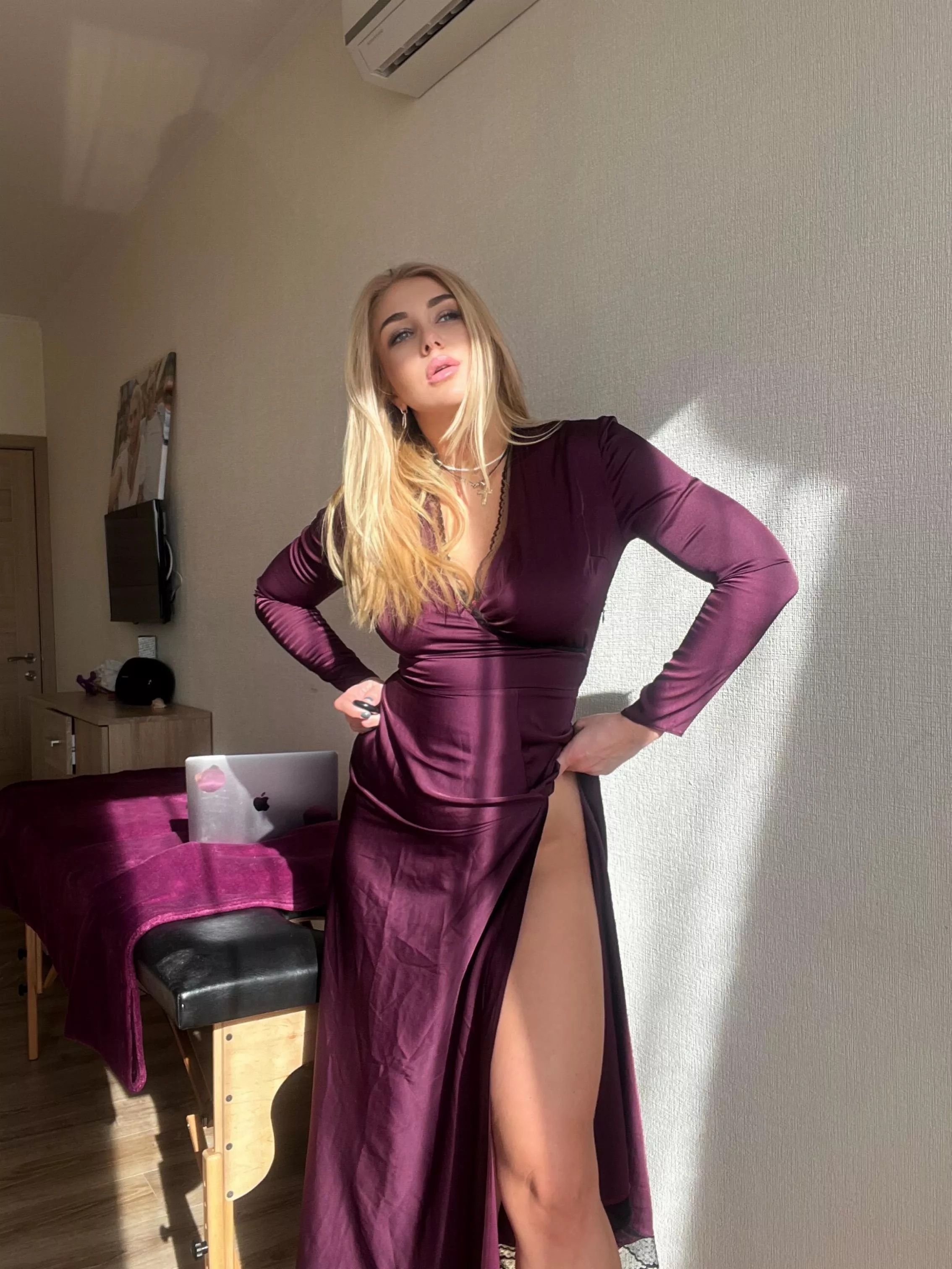 Mistress blonde wants you this morning.