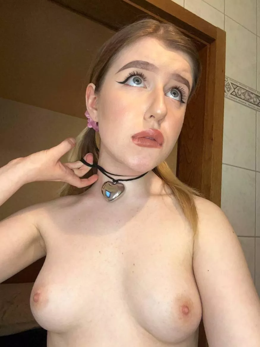 My love for the collar is too much, especially when it chokes me so much