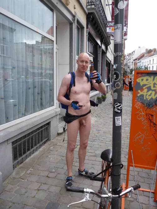 Naked in Brussels again during WNBR, the city I work as a high school teacher 😍