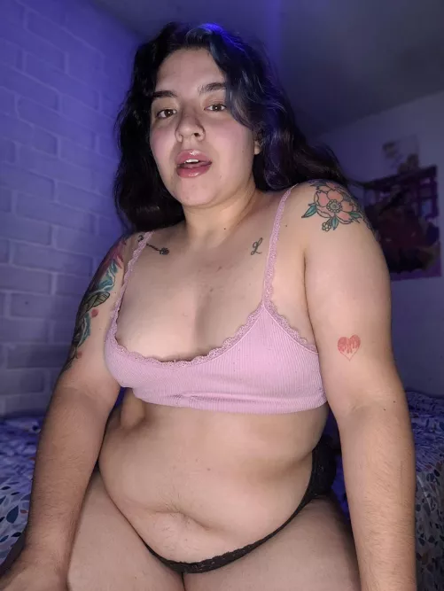 Naughty Chubby with wet pussy 