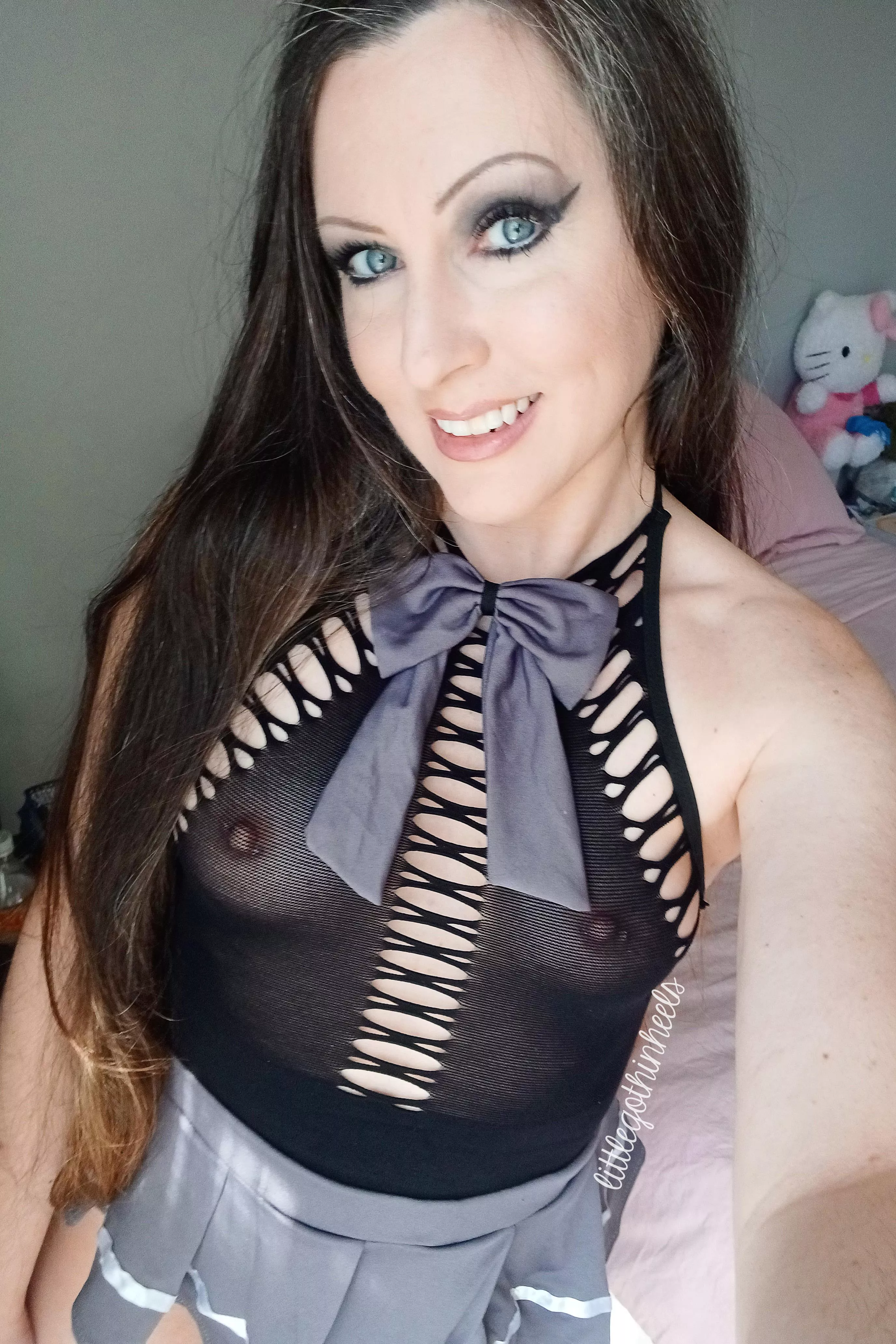 over 40 and going gray but still a nympho (43F)