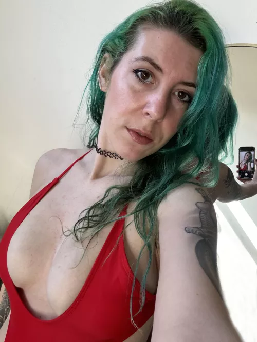 Plunging in red [image]