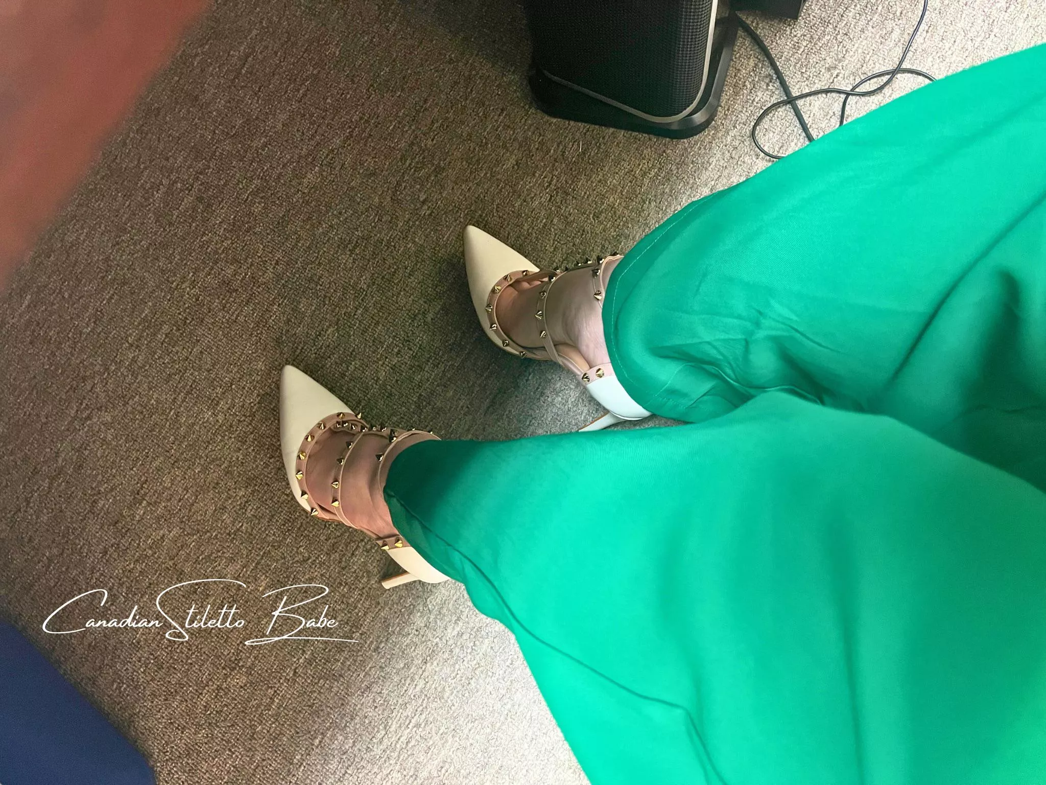 Quick pic under the desk 