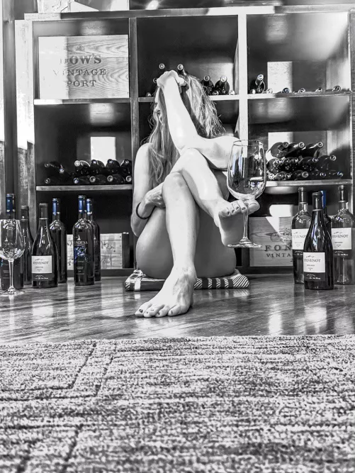 Would you like a glass of red or white wine? 