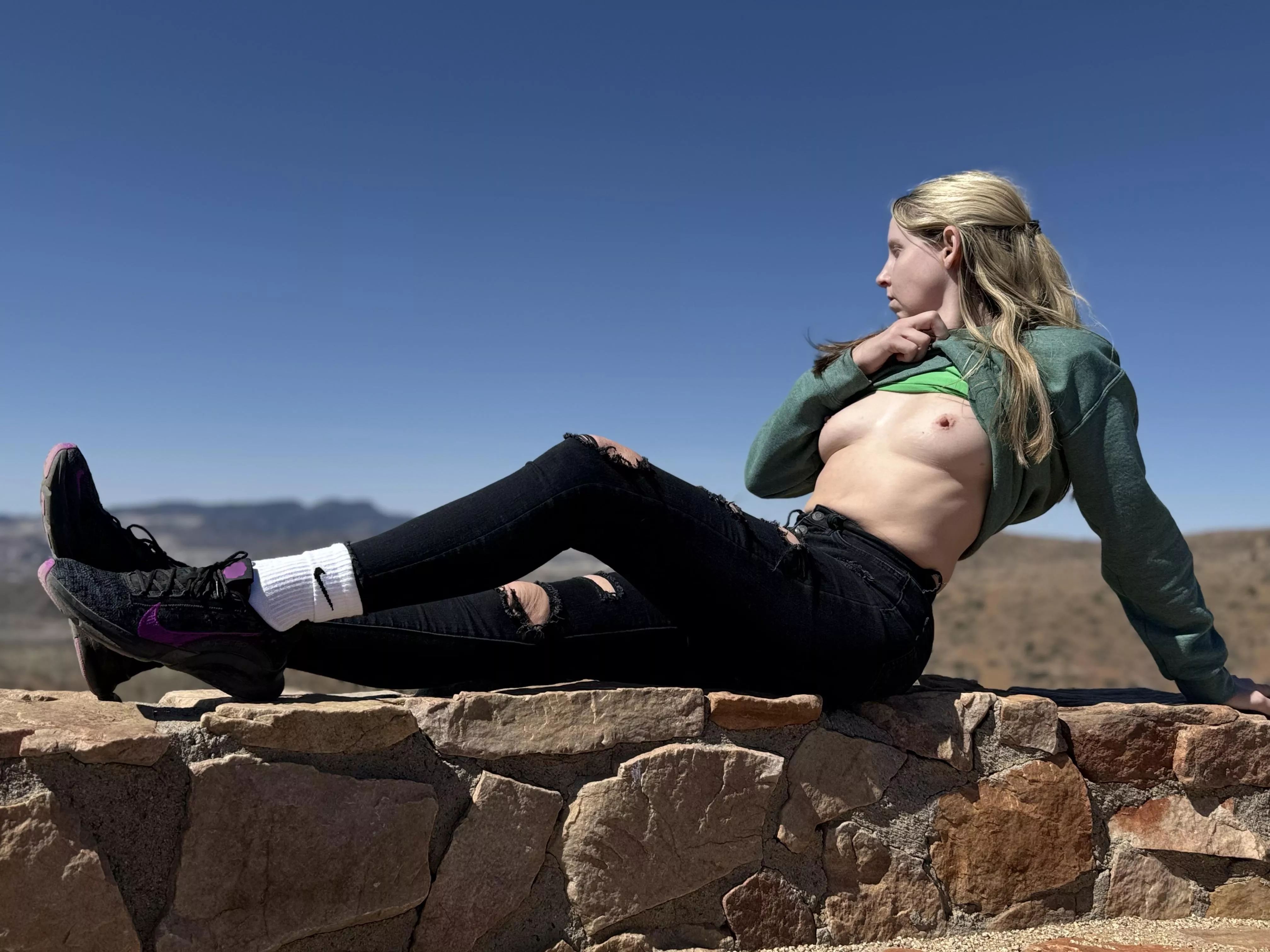 You can admire my body like a statue for as long as you wish @Amandastarrly