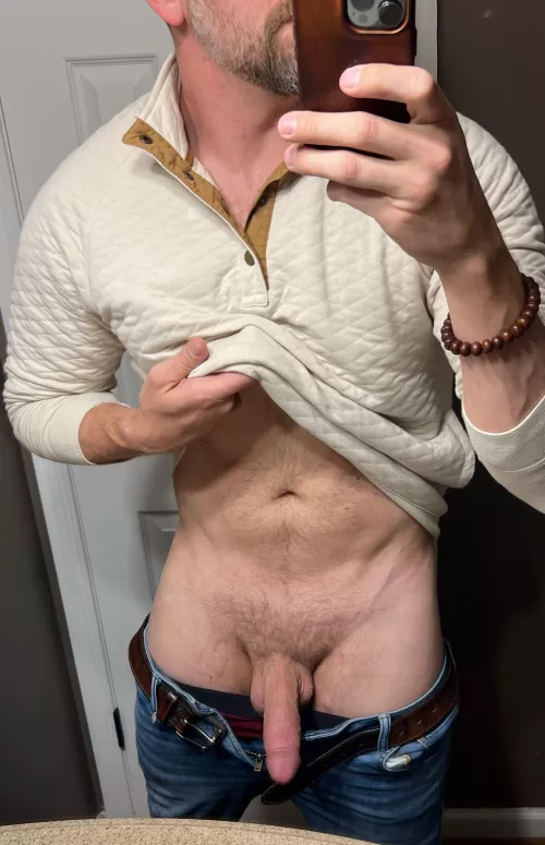 [37] TGIF… daddy needs a naughty distraction!