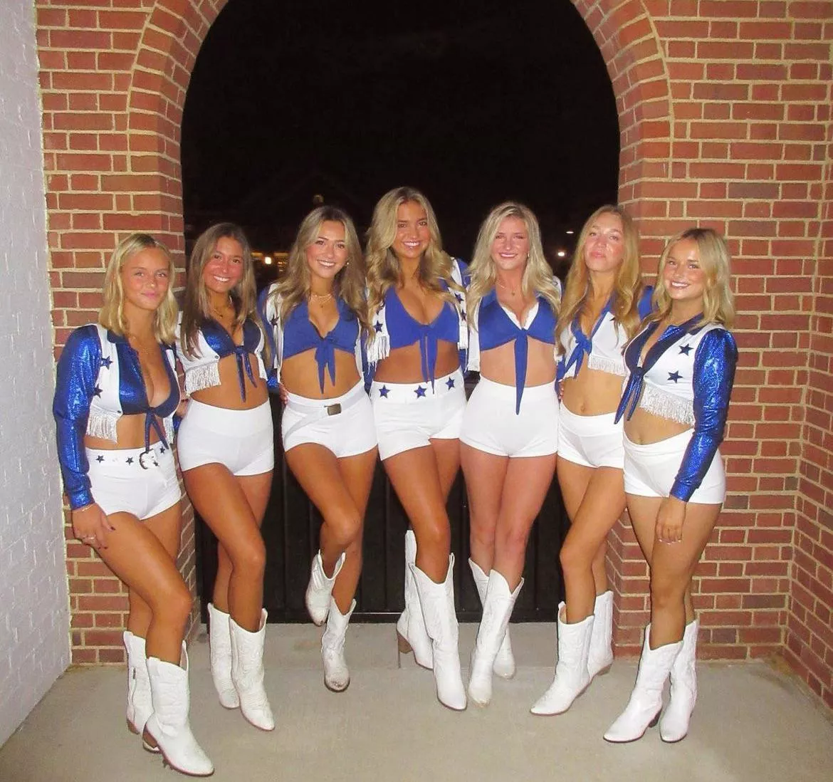 [7] Which cheerleader is your fav? Message with why or to talk about any