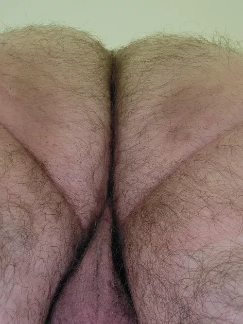 Anyone wanna spread these cheeks?? Get deeper?? 😈