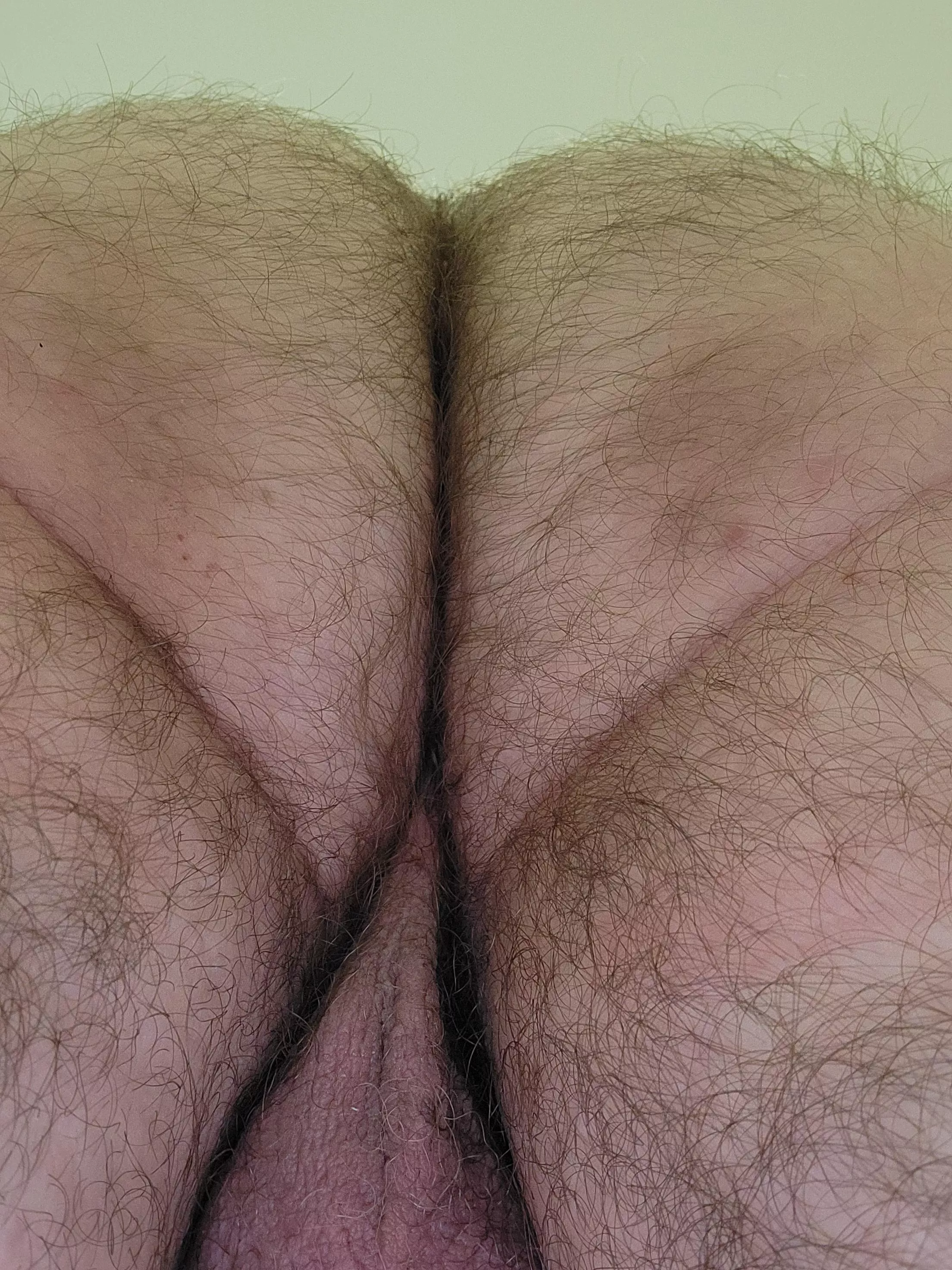 Anyone wanna spread these cheeks?? Get deeper?? 😈