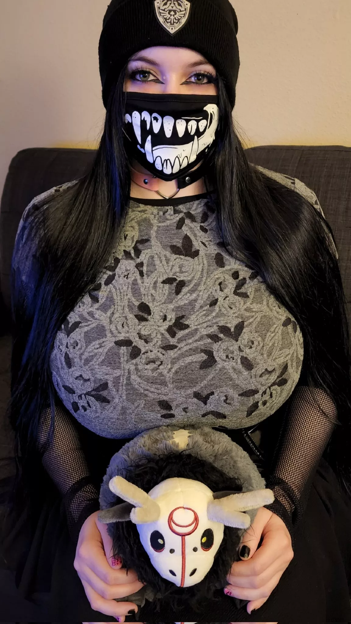 Can't hide jumbo gamer jugs