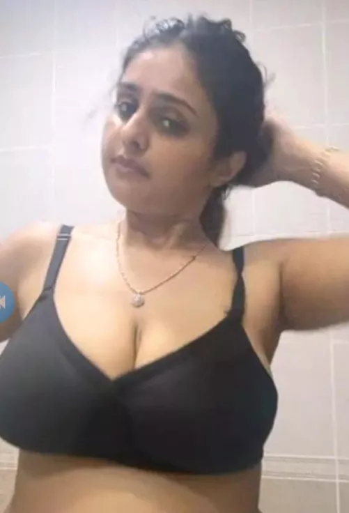Check and comment on my pure Desi boobs shape and size...might delete or post braless pic depending on ur comments