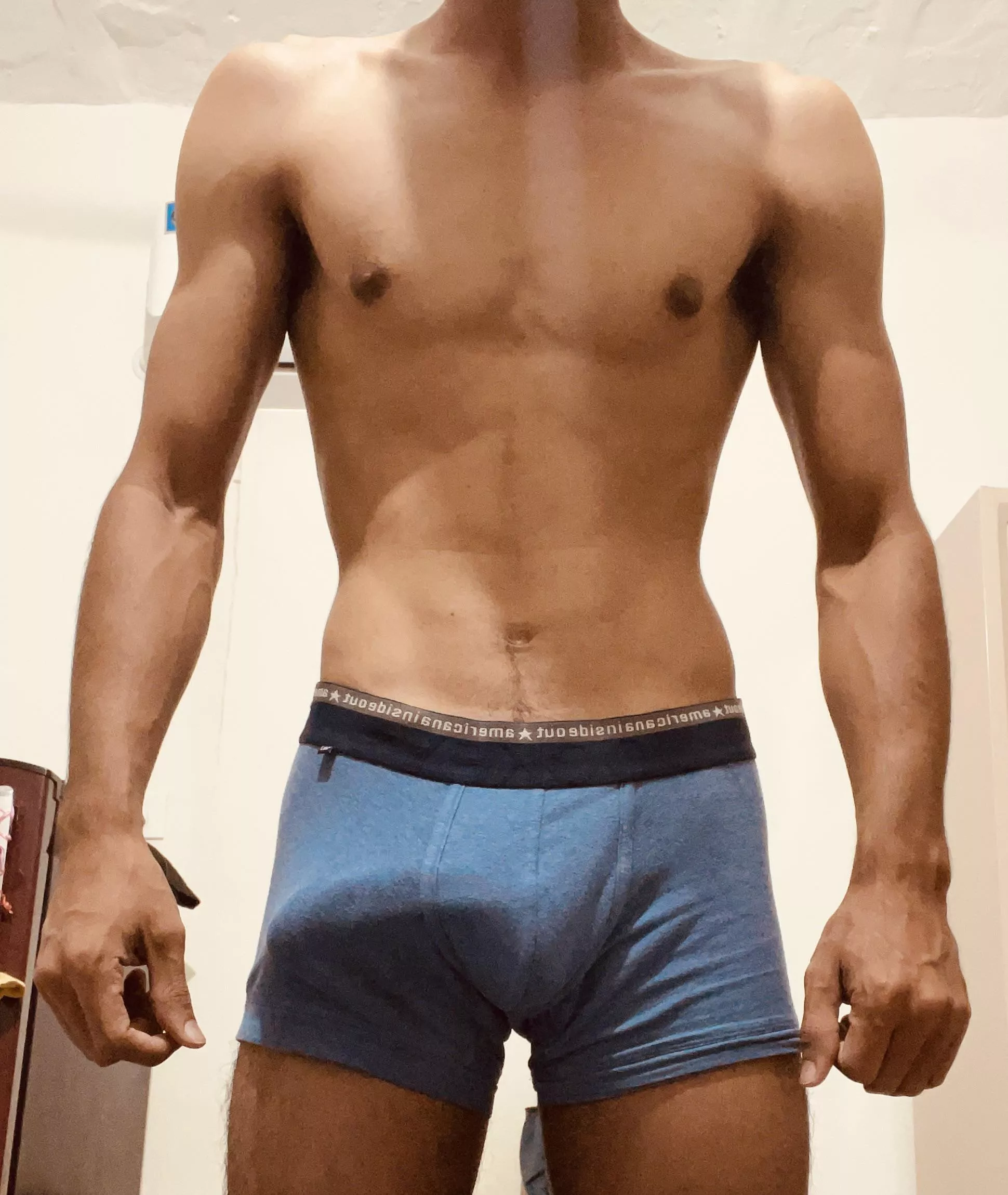 Does stand in front of other pics in this sub but still…