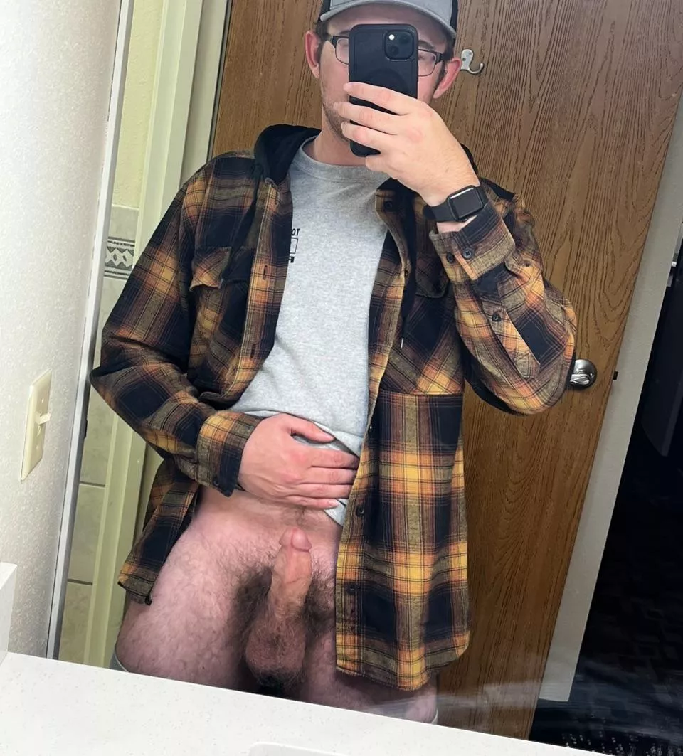 Finally made an OF account….link is in comments if interested. Otherwise enjoy this pic!😉