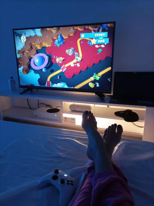 Gamer girl toes for Easter