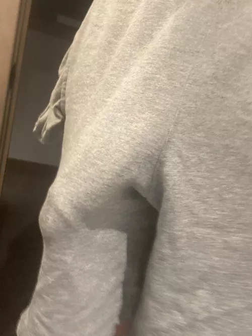 Grey sweats never disappoint