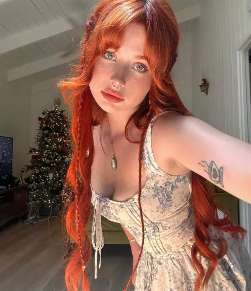 In this dress, my ass will get your attention from the first moment we meet