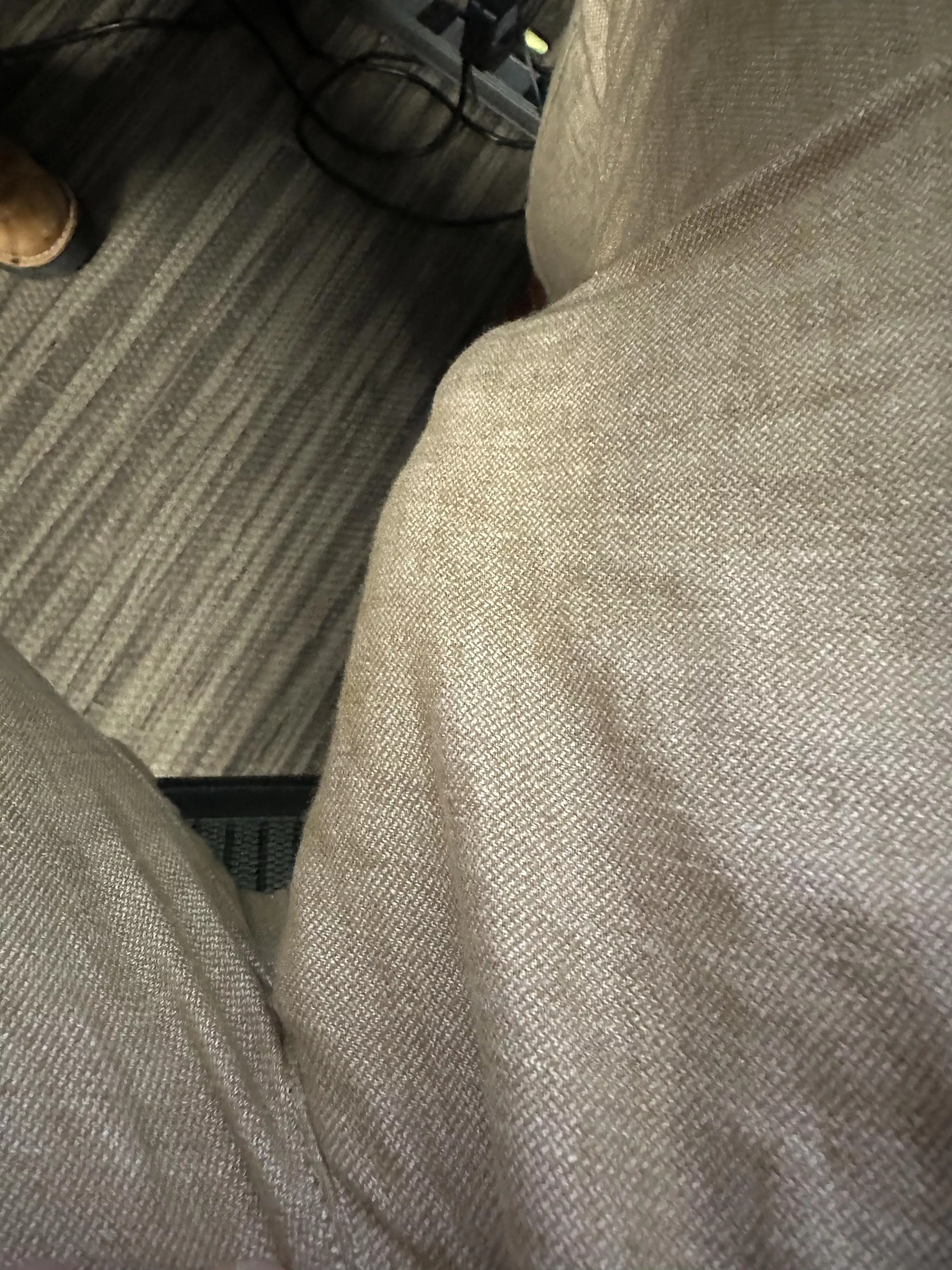 Linen pants really show it off at work