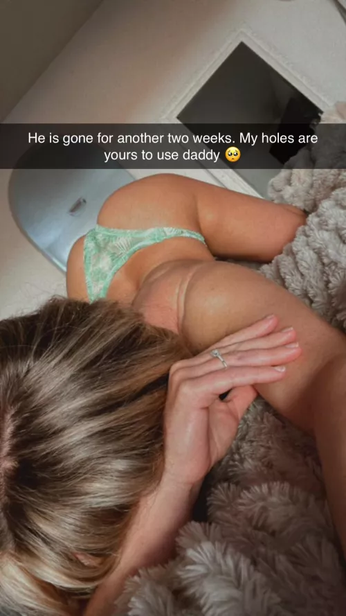 My husband is out of town again, took me about 30 minutes to send this snap to a friend 