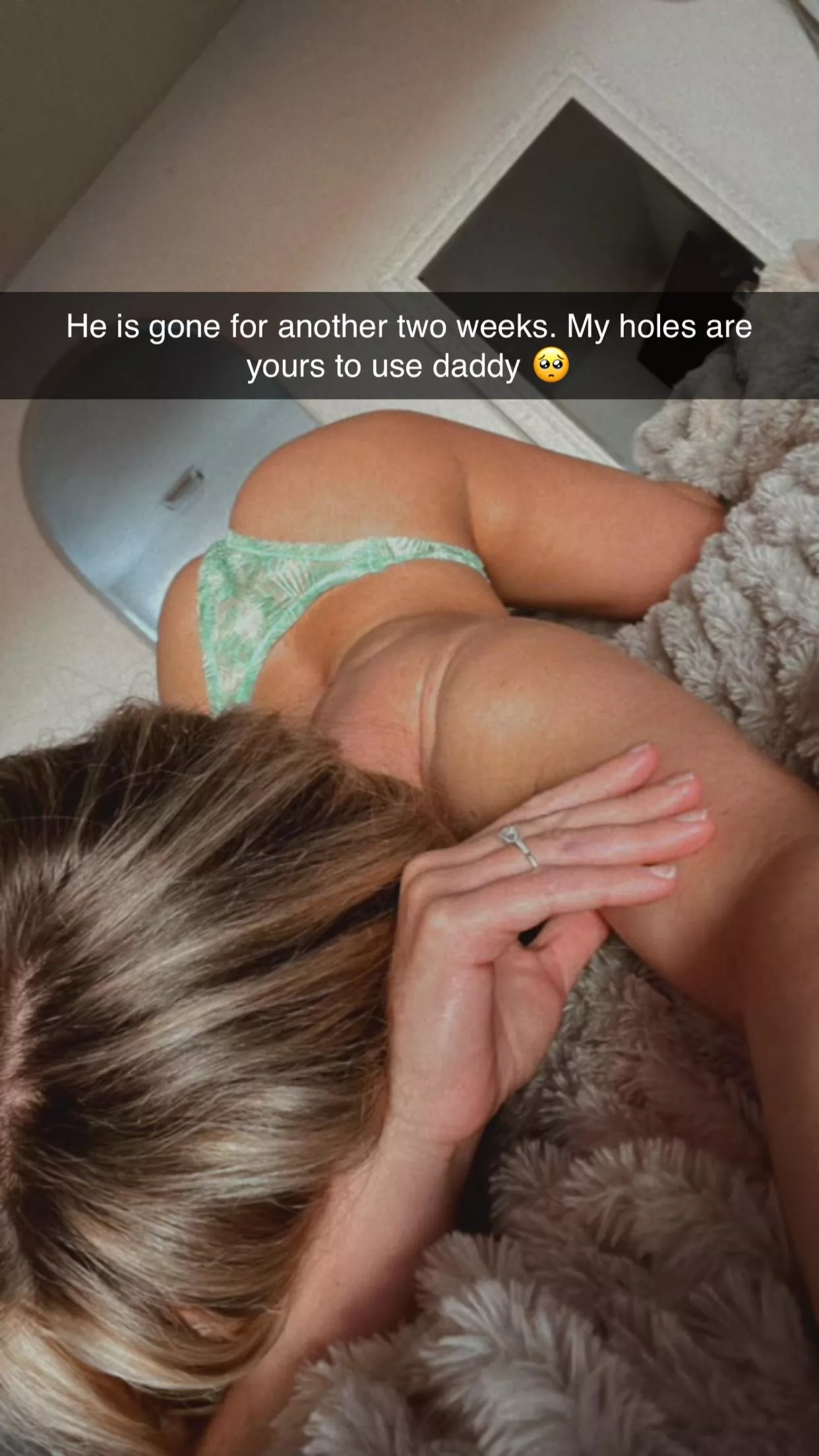 My husband is out of town again, took me about 30 minutes to send this snap to a friend 