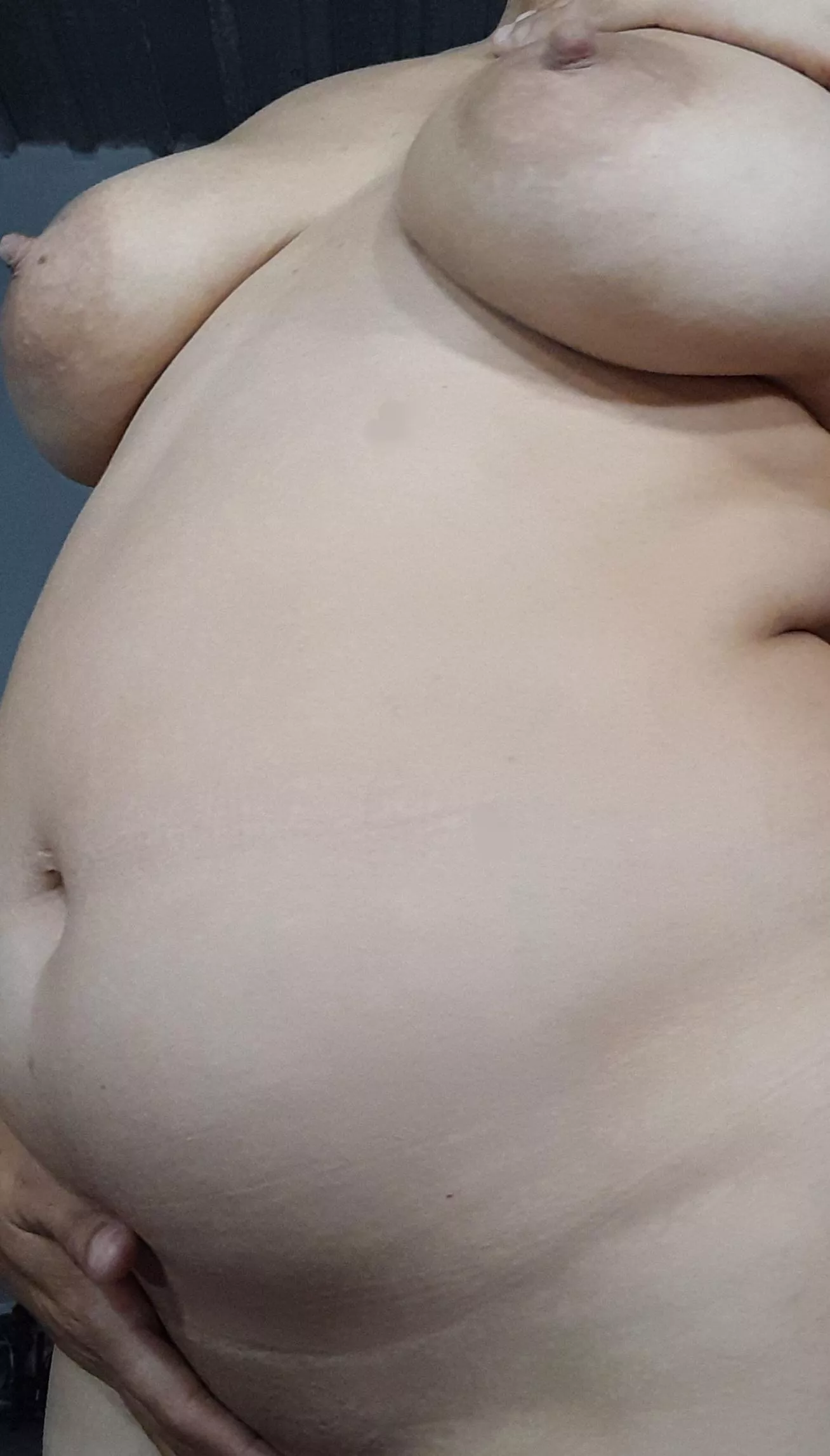 pregnant mom 🤰 baby on board 