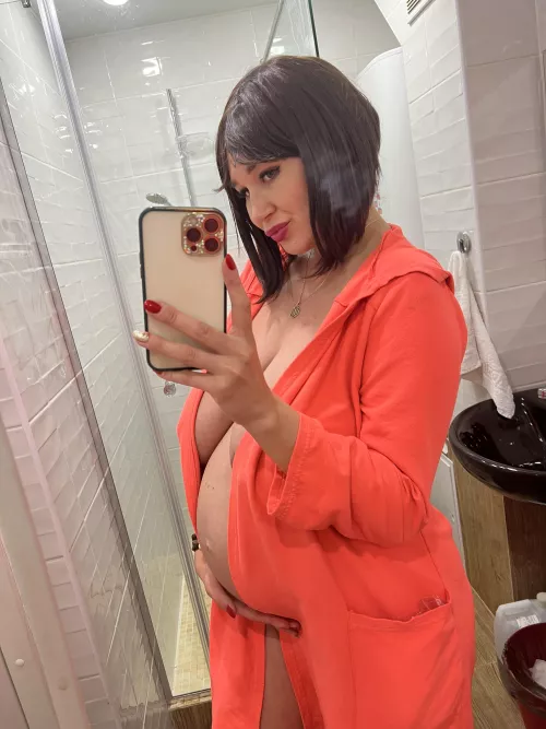 Still fuckable at almost 9 months?😈