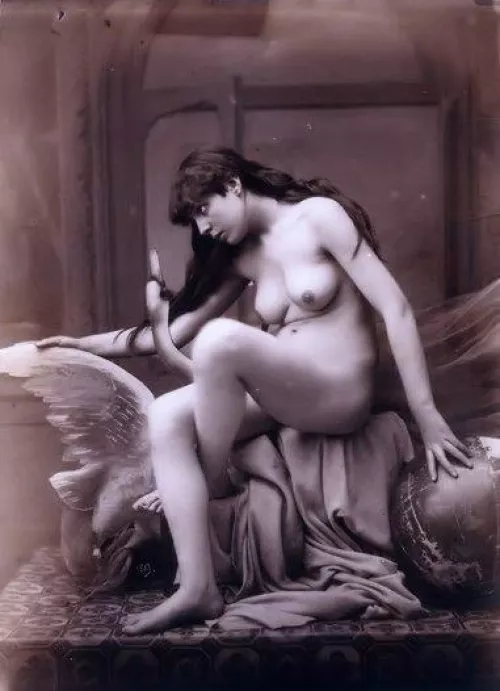 studio nude 1915