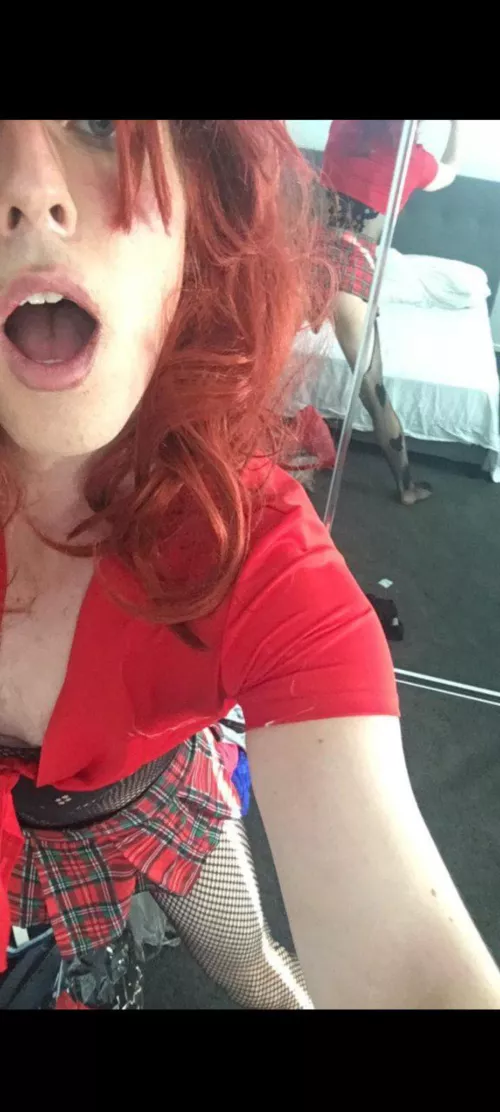 Stupid bimbo bitch xoxo bad influences where U @@