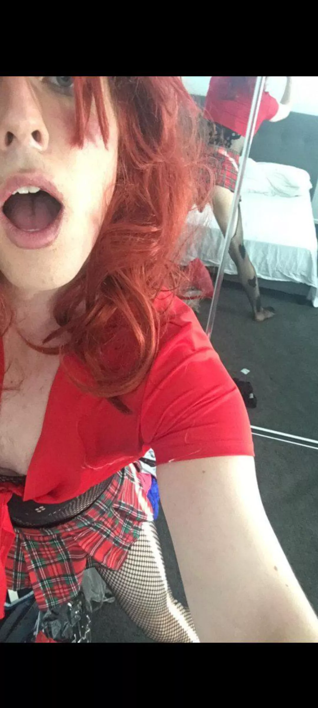 Stupid bimbo bitch xoxo bad influences where U @@