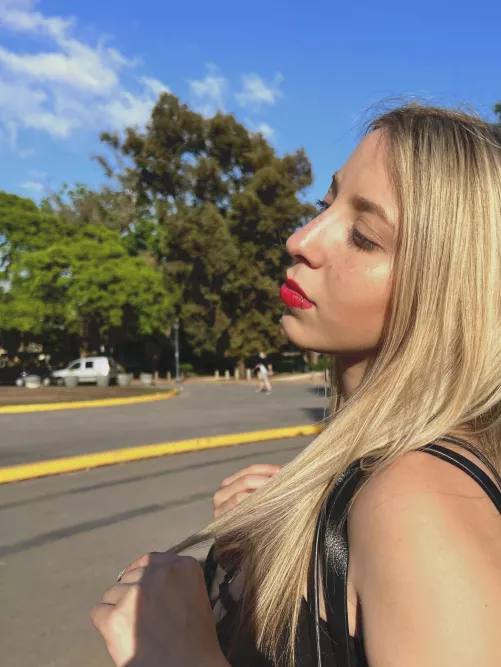 The booty has gotten bigger since the summertime, I'm digging it :D