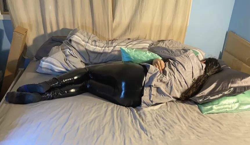 The weather is cold but we’re all here for hot ass