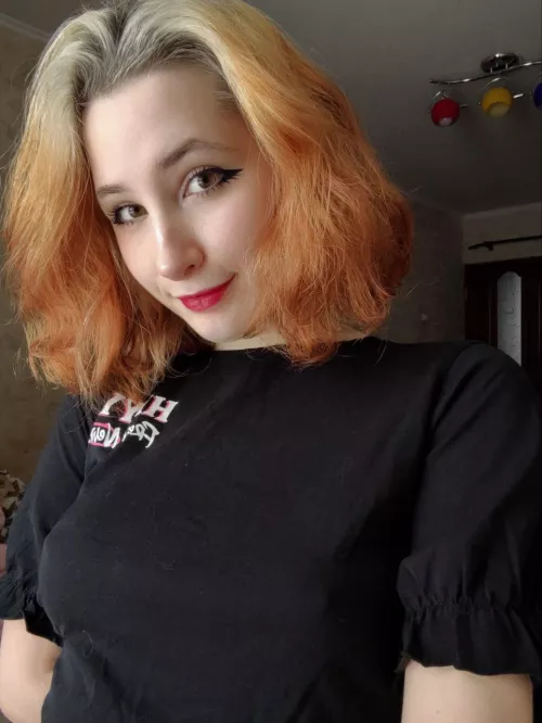 Thursday and no bra🥰💖