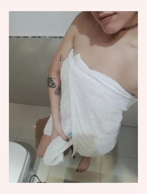 Wamt to see what's under my towel?