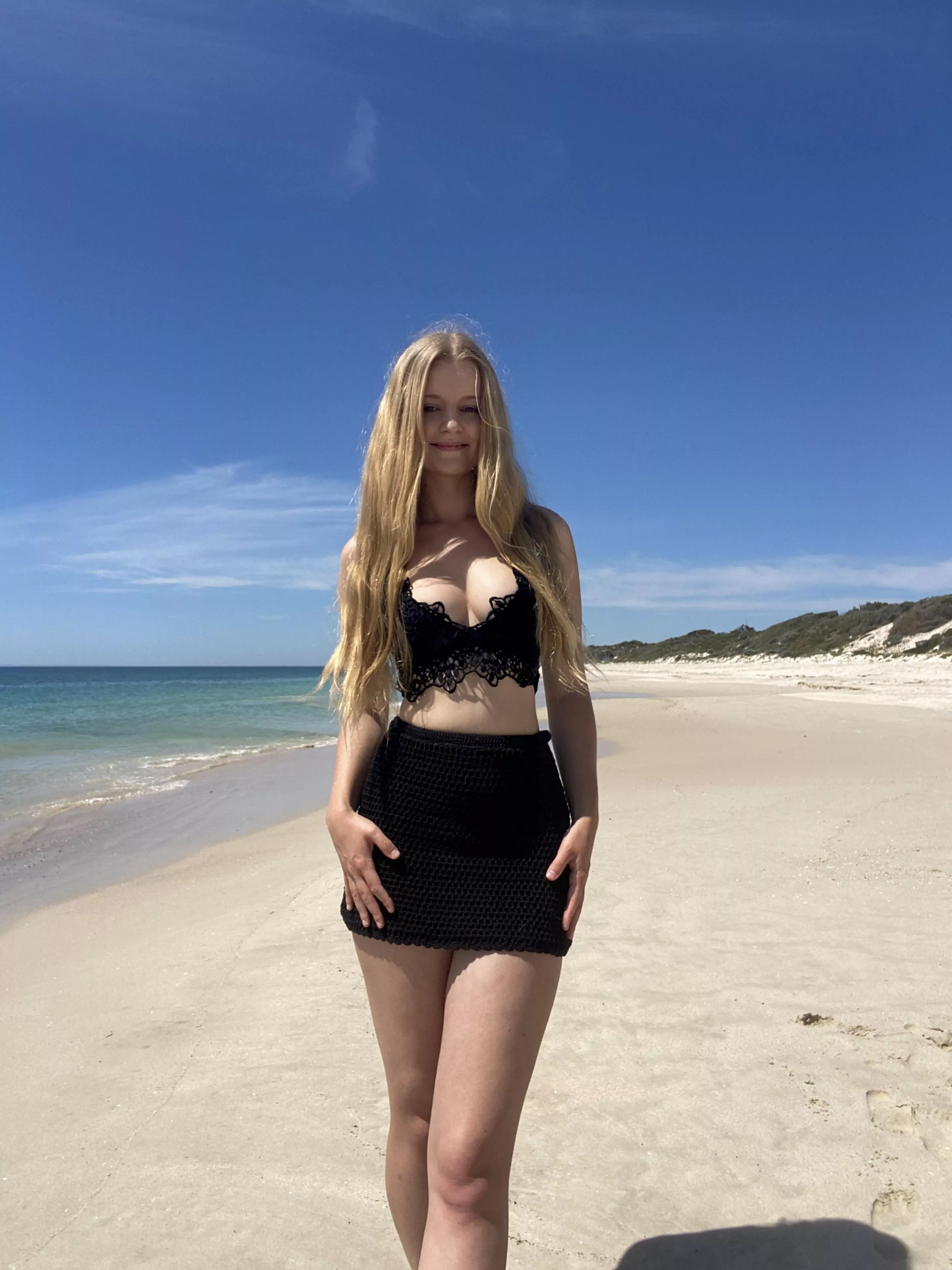 Wanna come to the beach with me? 😇