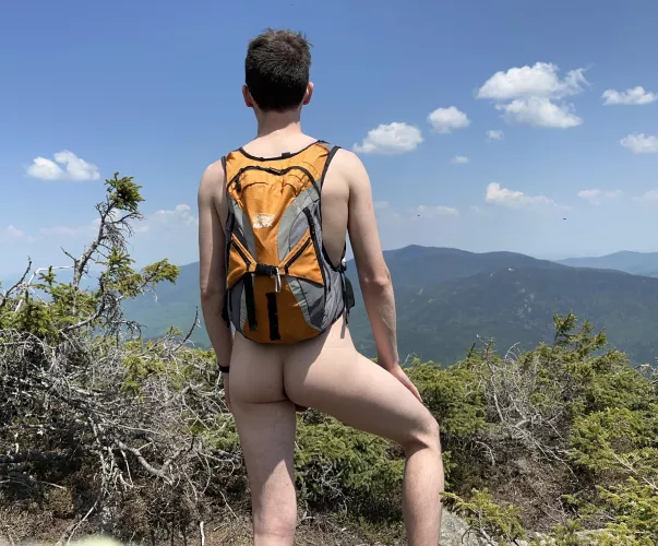 Who else loves to hike naked?