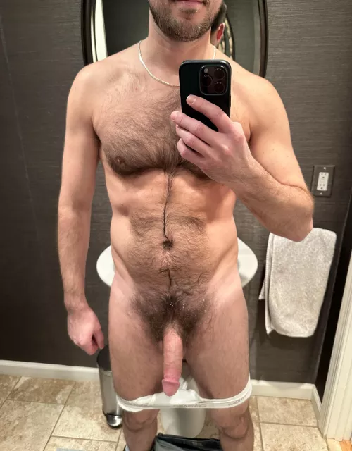 Who wants to stroke it ✊🏻