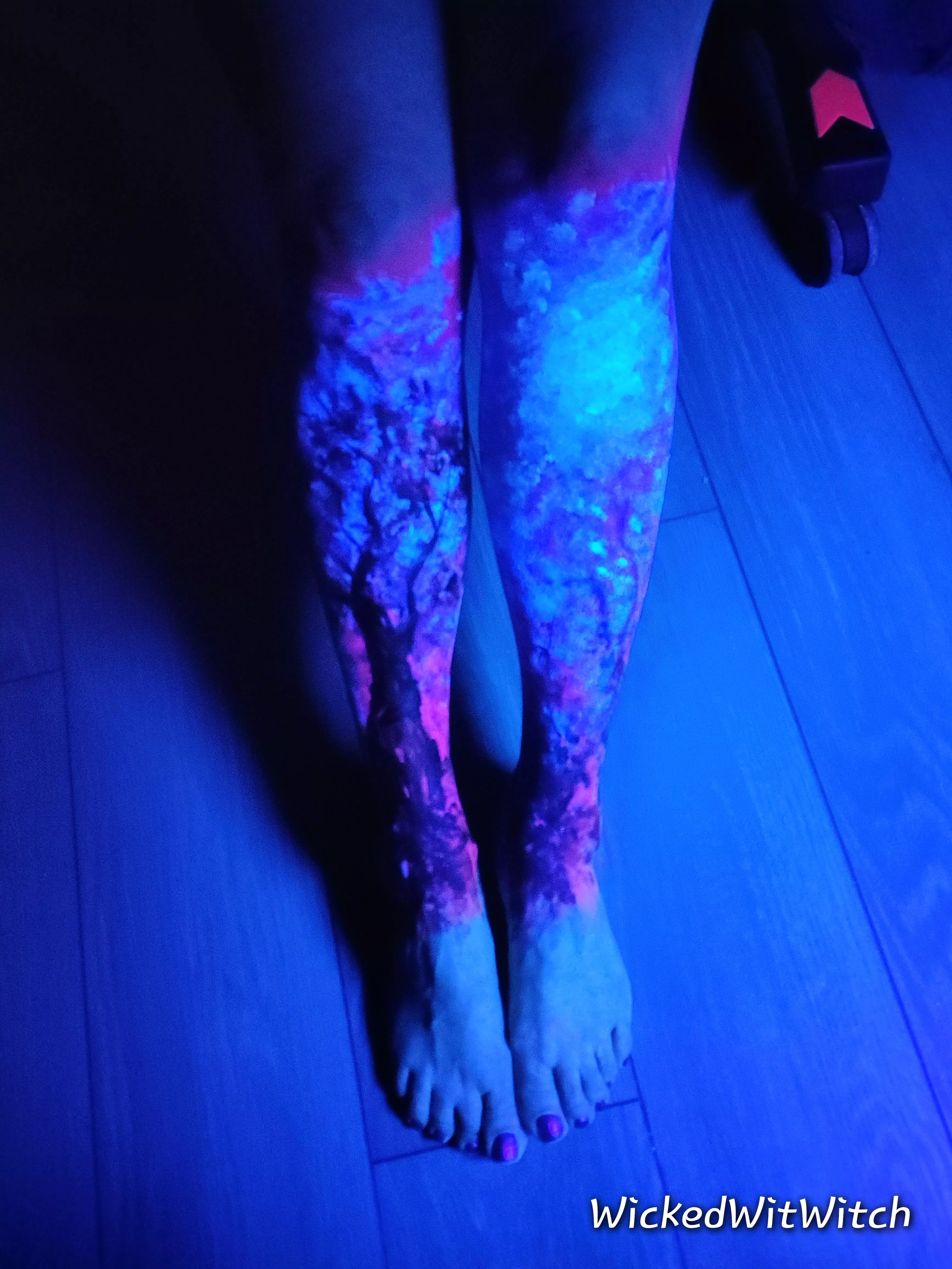 Wicked blacklight body painting