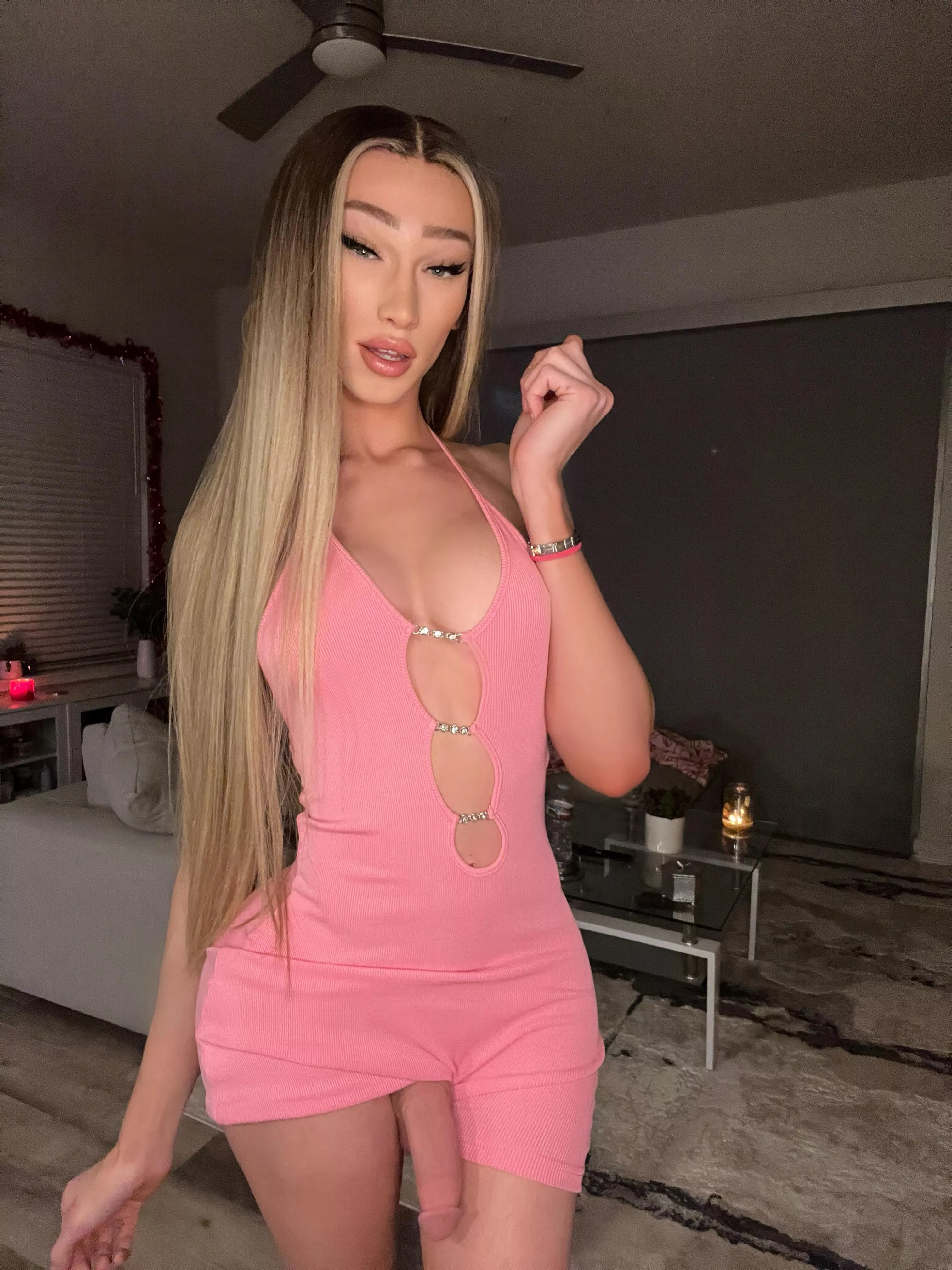 Would you be willing to be late at work to fuck a girl like me?