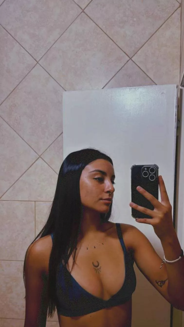  Would you fuck me if u had the chance? 