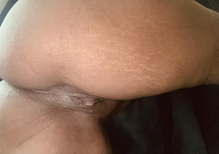 yourrr favorite Ebony dirty slut who like to play with her blck natural bumpy areolas tits till u buss or play with my blck pussy.. how many loads do u have babe ask4mySnap bby
