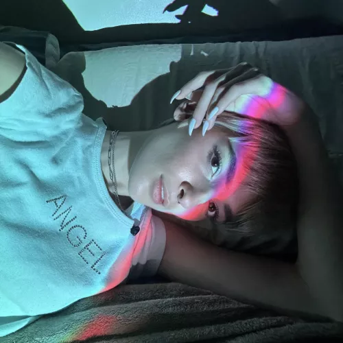 An angel with claws that will pierce through anything in her path. 