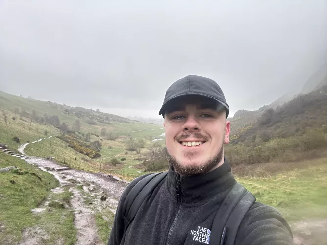 Any broβs who like hiking?