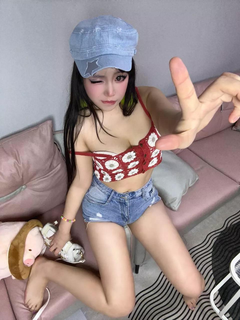 Anybody wants to make friends with me?