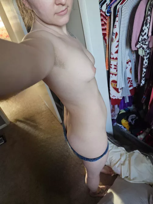 Anyone up and want to cum on me.