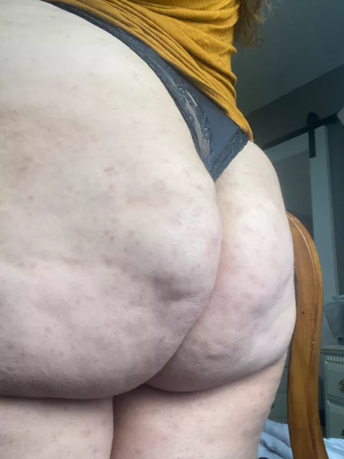 Big Booty in some Sun ☀️