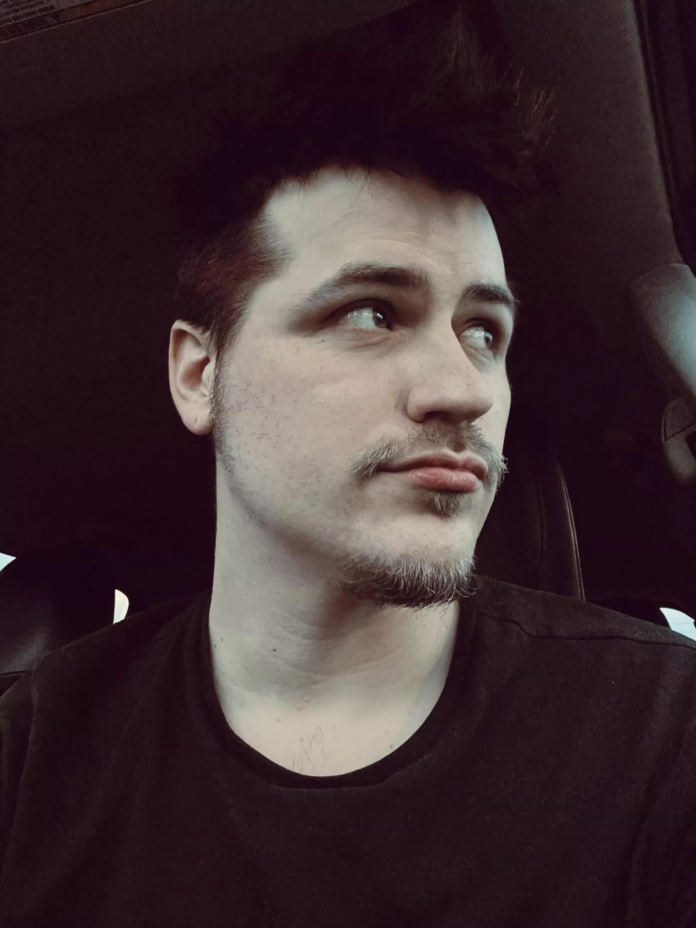 Cannot wait to get some sun, looking like Edward Cullen Cannot wait to get some sun, looking like Edward Cullen