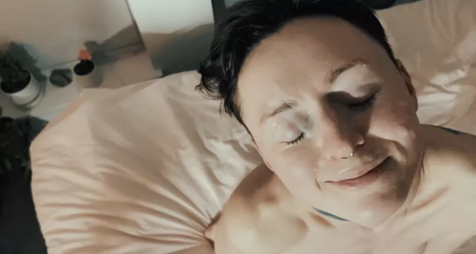 don't be a dick, cum on my face! 😜