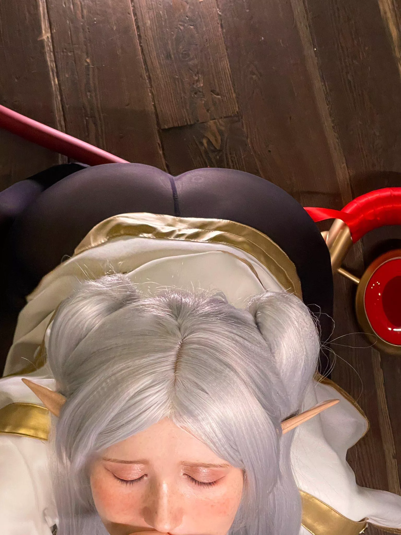 Frieren cosplay by Neyrodesu 