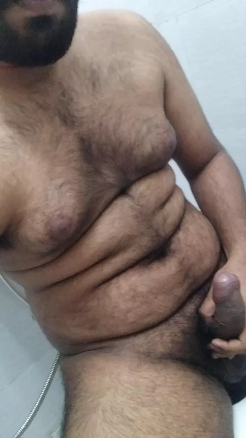 Hairy musky indian bear here. DM me if interested.