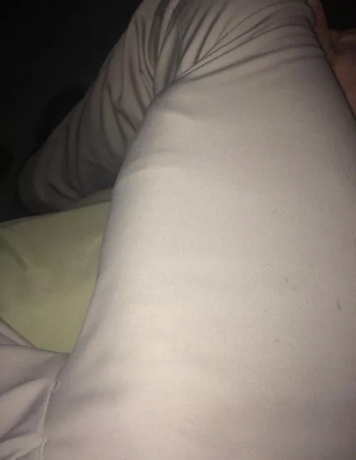 Hanging with my hot gym bro straight friends has me ungodly horny 🥵